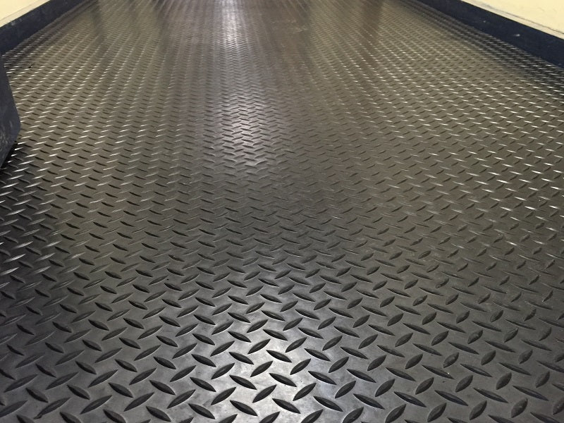 Diamond Pattern Heavy Duty Rubber Van Flooring Non-Slip, Impact Absorbing Prevents Scratches & Dents Excellent Sound Insulation Load Stabilisation - Image 5