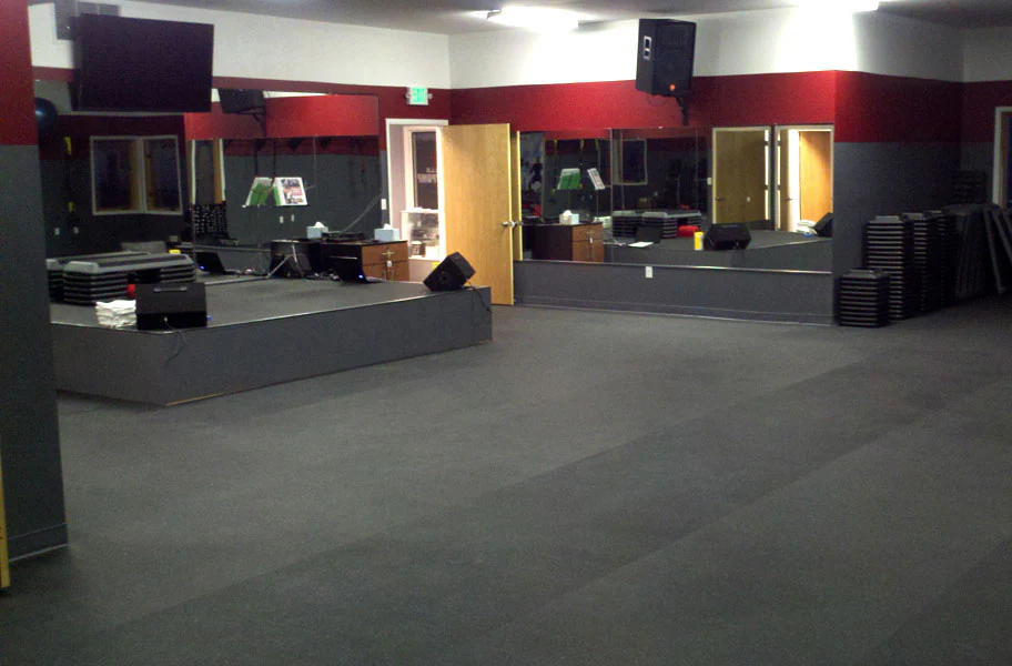 Plain Rubber Flooring Durable and Noise Reducing Smooth Surface for General and Specialised Use Linear Metre - Image 4